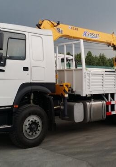 Dịch Vụ Cẩu Hàng Công Trình Chuyên Nghiệp Tại Bình Dương